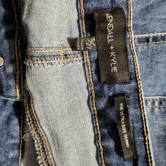 Kendall & Kylie Women Jean Size 27x26 - Picture 3 of 3